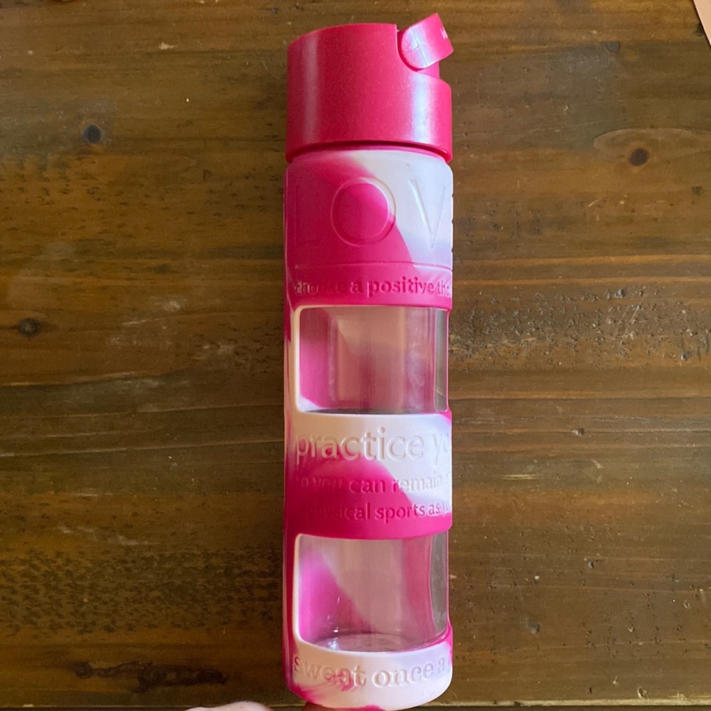 Lululemon glass water bottle